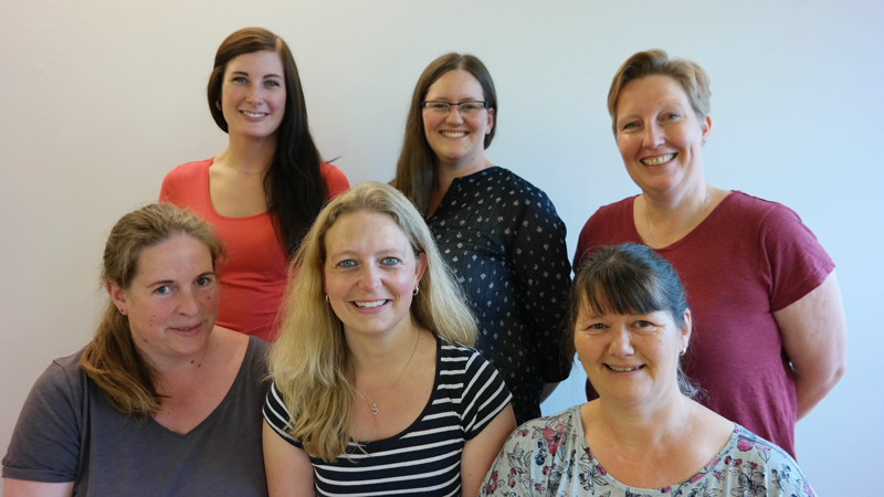 Unser Team unter der Leitung von Frau Sabine Itzkow-Möllering besteht aus vier staatlich anerkannten Ergotherapeutinnen sowie einer Rezeptionsfachkraft. Wir sind gerne für Sie da! 